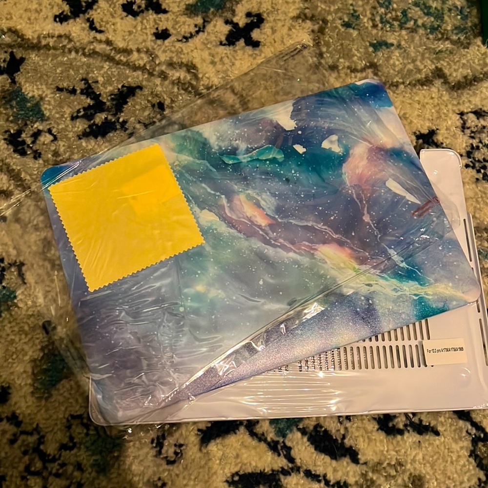 13.3 inch MacBook Pro cover and screen protector